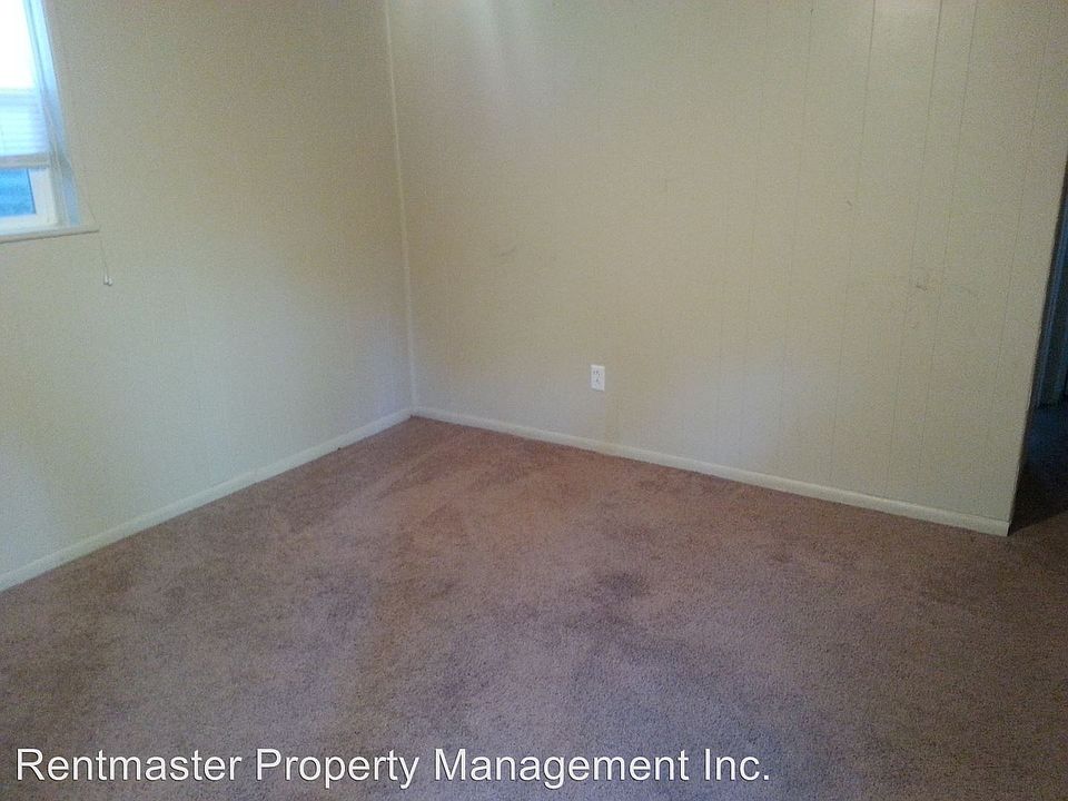 2nd image of 1012 Blaine Ave