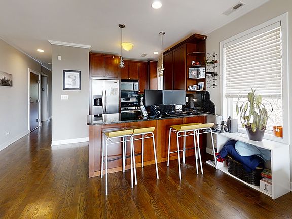 5th image of 1510 W Grand Ave APT 3E
