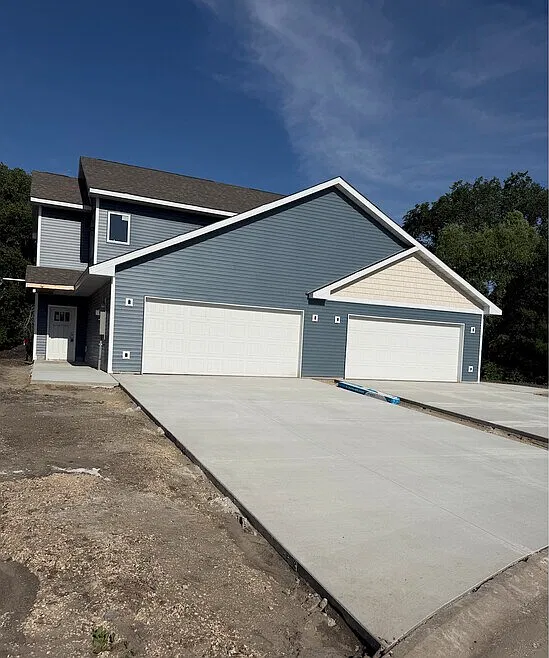 3 bed, 2.5 bath, 1434 sqft, $1,950 — Photo 1