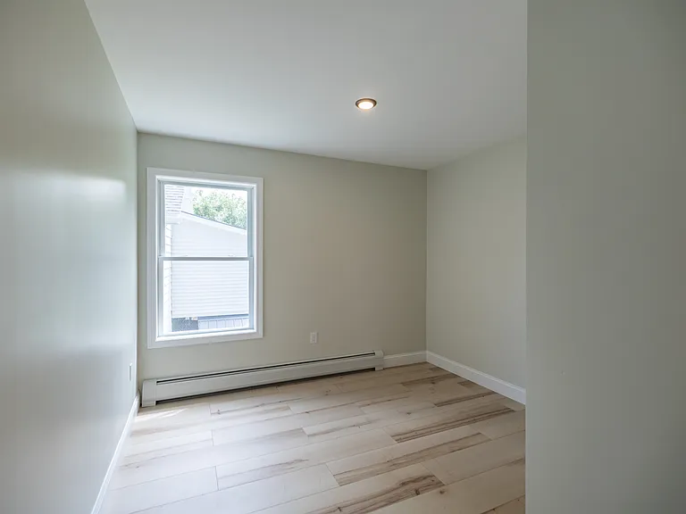 7 Russell Ave #2 — Photo 9