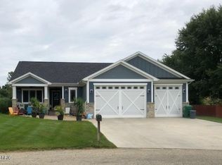 69443 Christiann Creek Dr, Edwardsburg, MI 49112