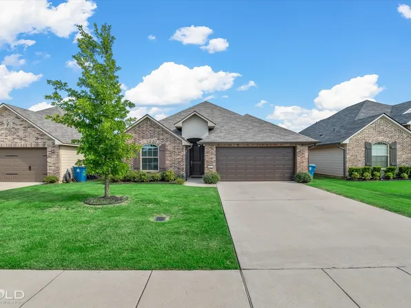 4021 False River Dr, Bossier City, LA 71111