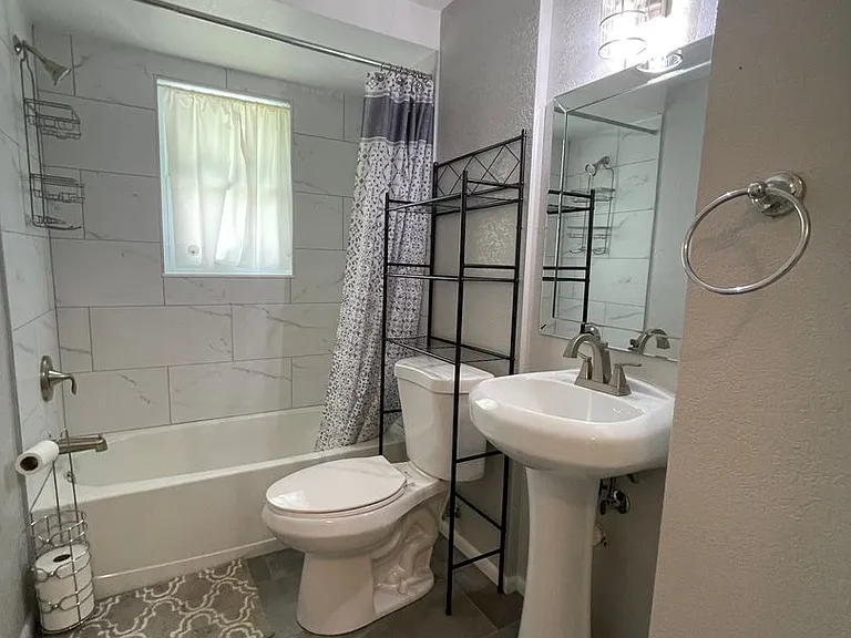 3410 Bay St — Photo 24