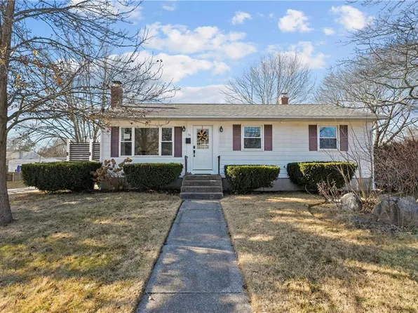 76 Country Dr, West Warwick, RI 02893