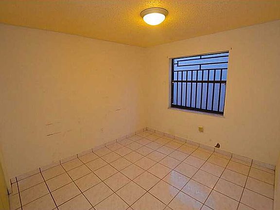 5th image of 9022 NW 116th St