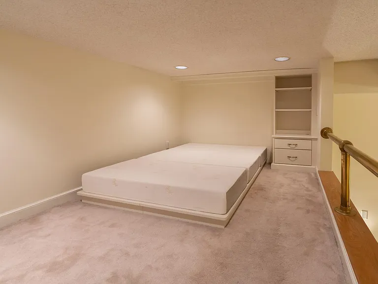 160 Commonwealth Ave #216 — Photo 11