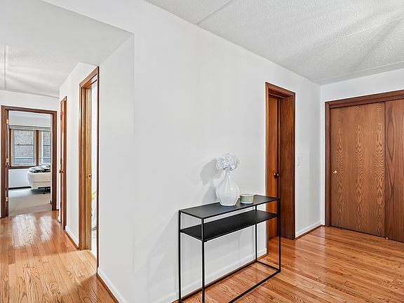 3rd image of 6316 W Montrose Ave #101
