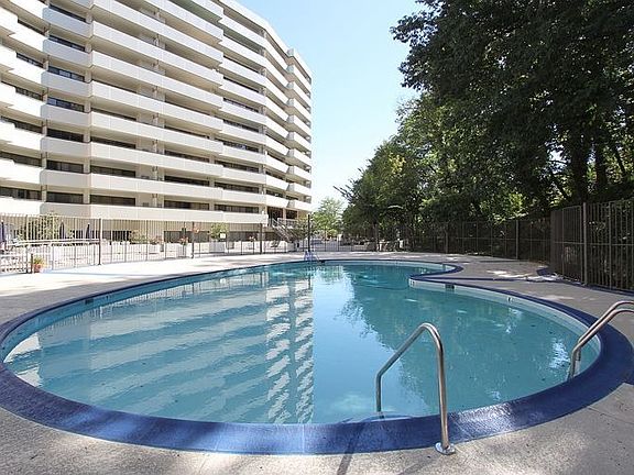 2nd image of 5300 Columbia Pike APT 1006
