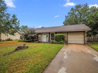 5032 Palomino Ln, Garland, TX 75043