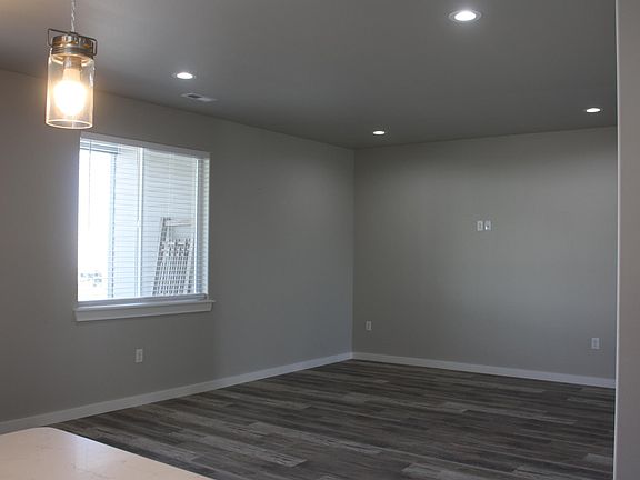2nd image of 1400 W Century St