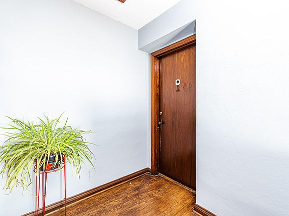 3rd image of 4947-4949 Potomac St #2W
