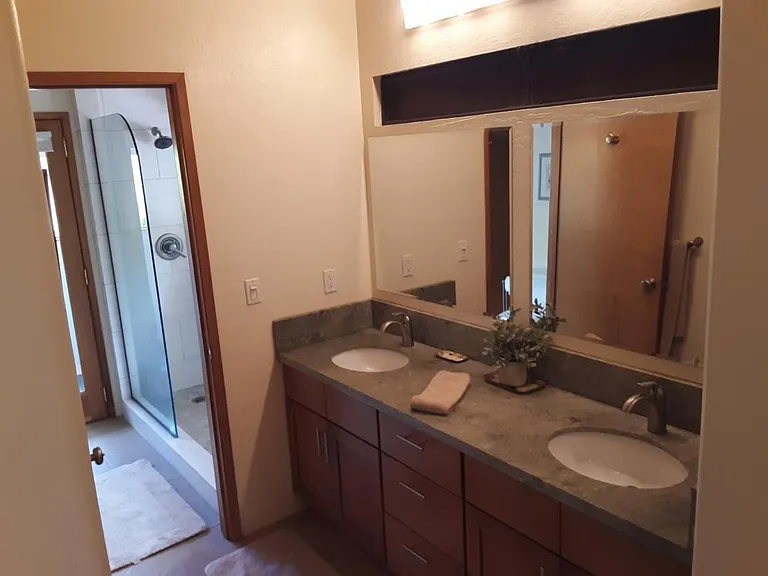 2nd Private Bathroom Upstairs