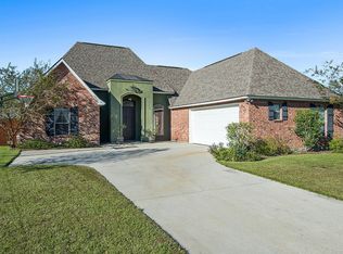38631 Red Bud Ln, Denham Springs, LA 70706