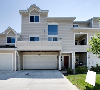 660 Kingfisher Ln APT E, Saint Paul, MN, 55125