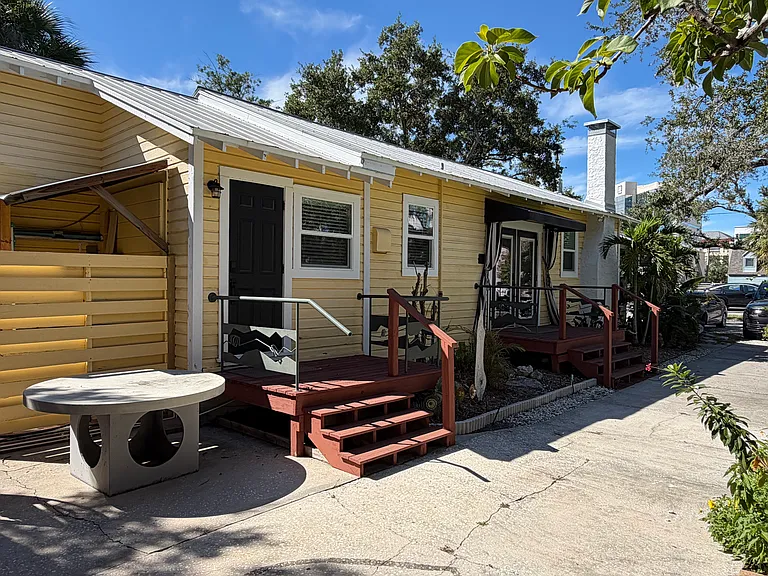 1920 Adams Ln — Photo 20
