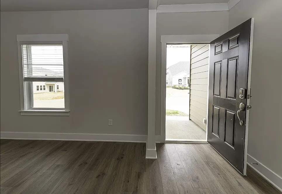 4 bed, 2345 sqft, $2,300 — Photo 4