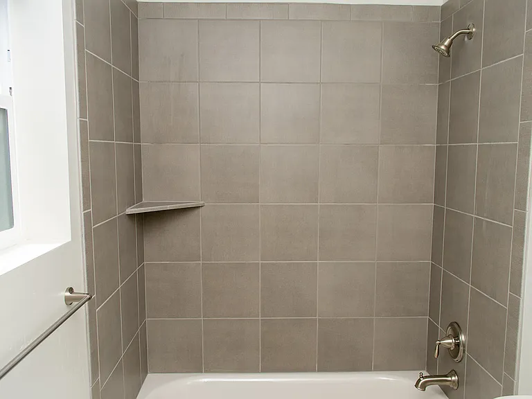 382 N 100 W #1 — Photo 8
