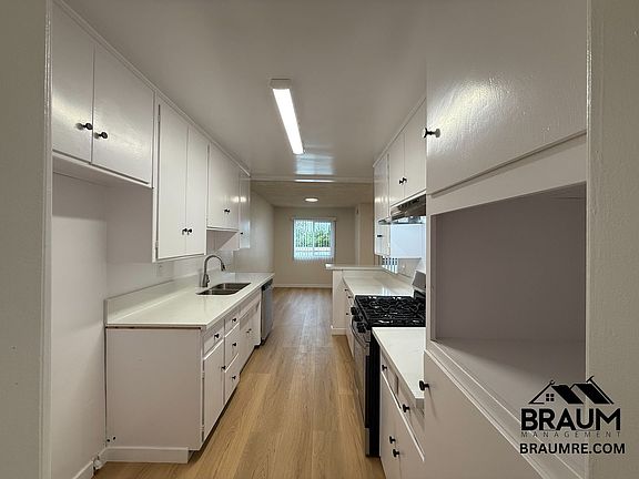 4th image of 6041 Whitsett Ave APT 207