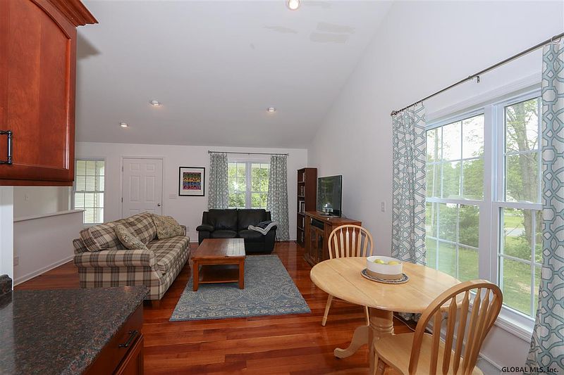 5th image of 109 ECCLES Drive