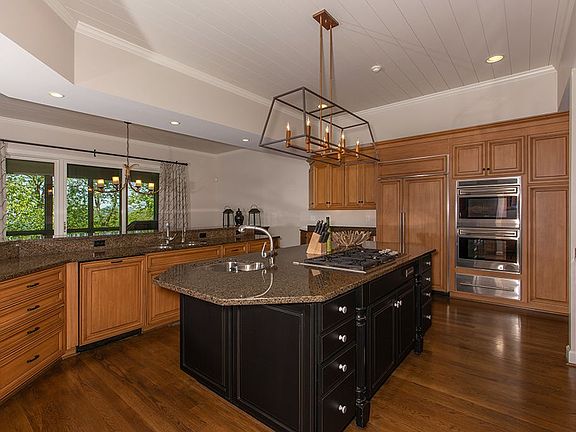5th image of 115 Summit Park Dr