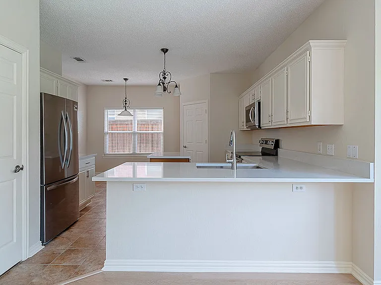 842 Cheshire Dr — Photo 7