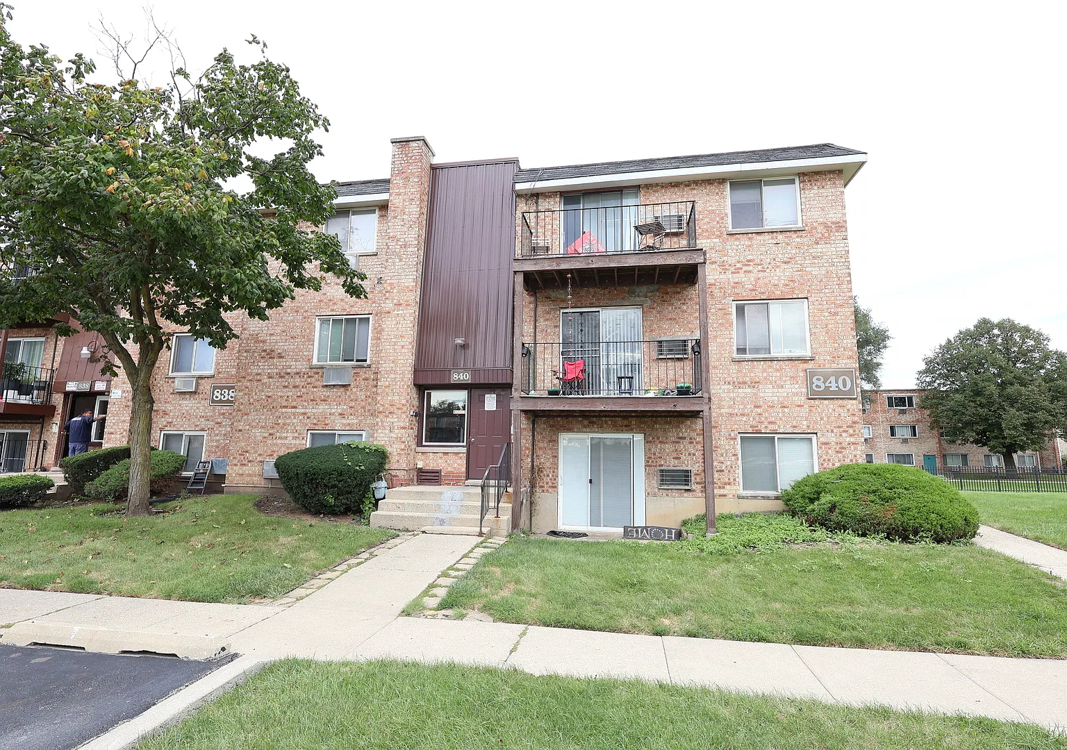 2 bed, 800 sqft, $1,900 — Photo 1