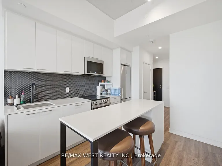 1808 Saint Clair Ave W #801 — Photo 7