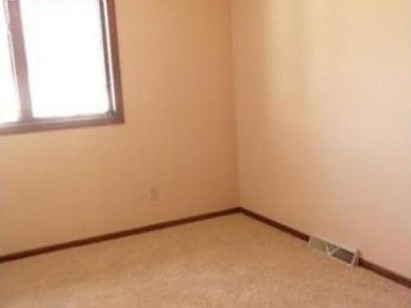 5th image of 579 2nd Ave S