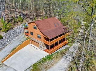 1194 Cove Point Rd, La Follette, TN 37766