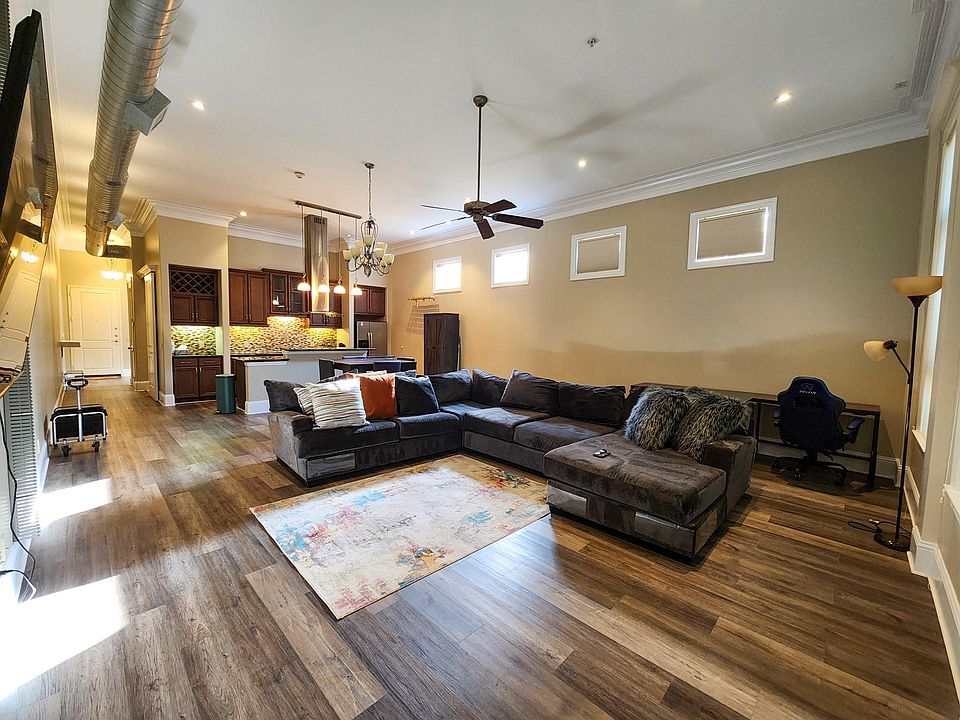 1st image of 2510 Travis St Unit 105