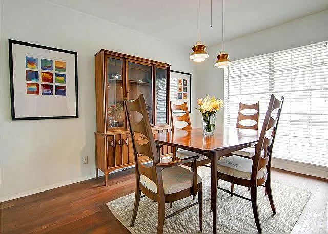 1818 Dywer Ave — Photo 3