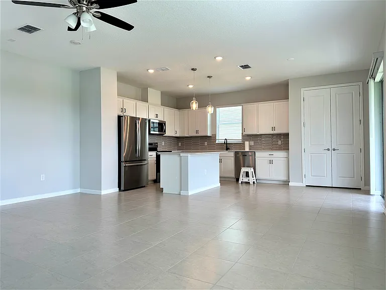 9426 Lamine Way — Photo 4