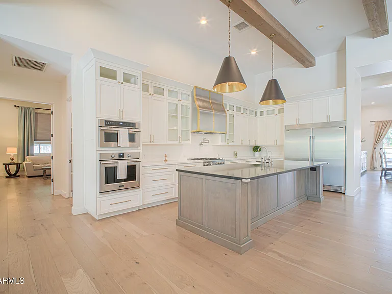 12424 E Victoria St — Photo 30