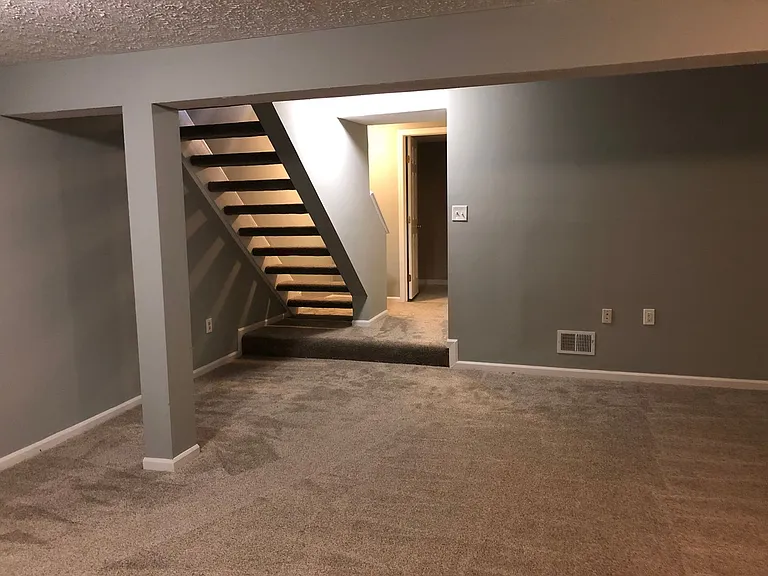 1818 Chester Way — Photo 12