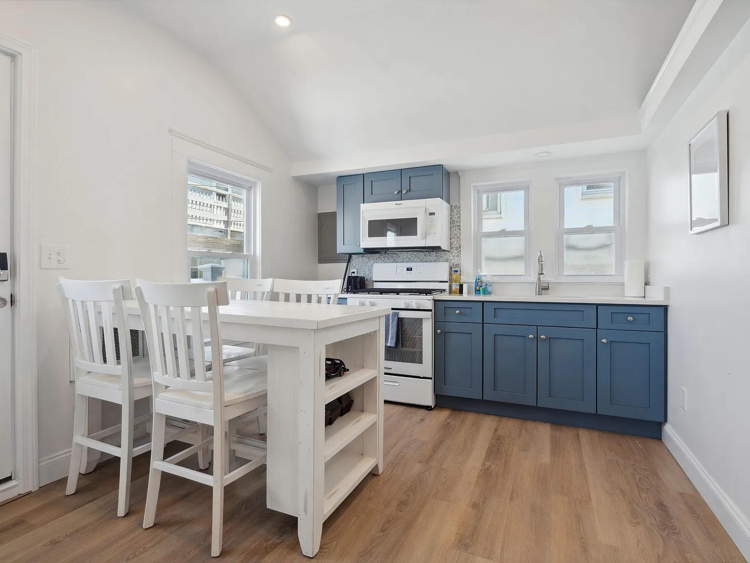 61 Ocean Blvd — Photo 2