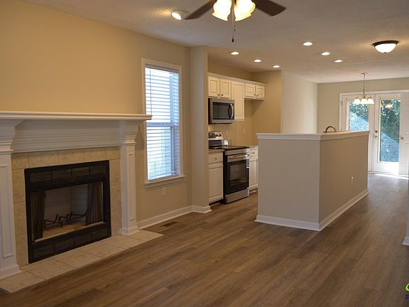 3rd image of 1034 Hazel St