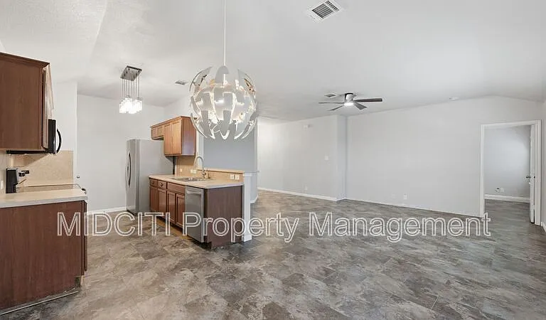3414 Zachary St — Photo 9