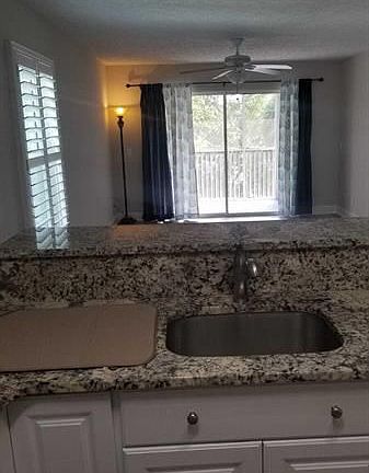 3rd image of 801 SE Central Pkwy APT 11