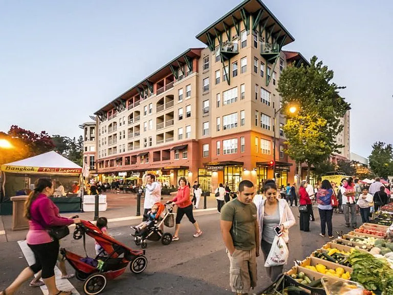 Rafael Town Center Apartments — Photo 1