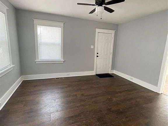 2nd image of 25 Kemp St