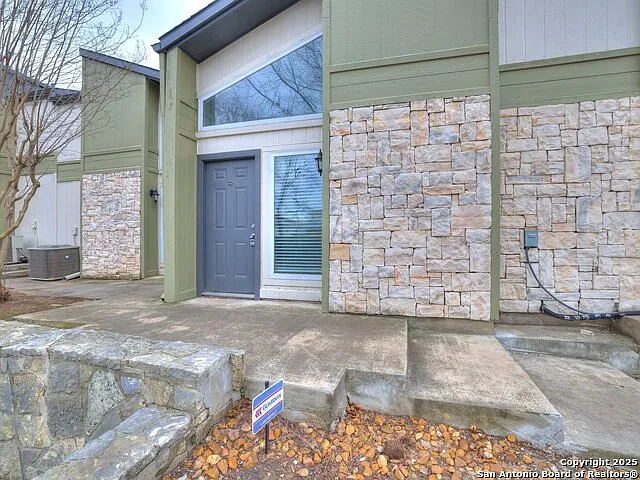 100 Lorenz Rd #1504 — Photo 2