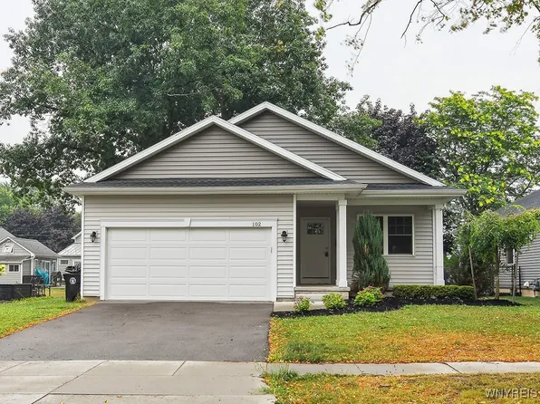 102 Brunswick Rd, Depew, NY 14043