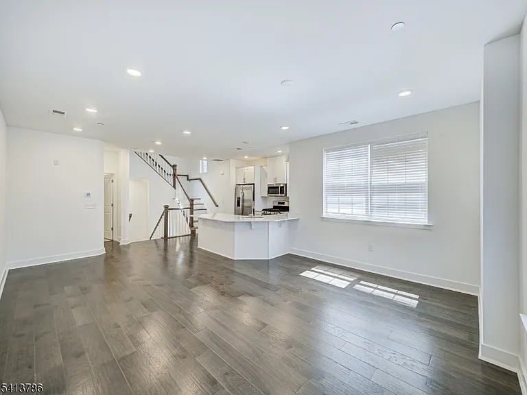 67 Veterans Way — Photo 6