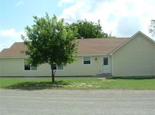 780 W 6th St, Crawford, TX 76638