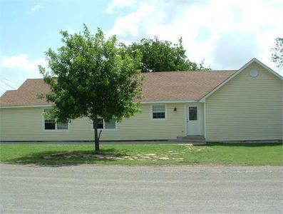 780 W 6th St, Crawford, TX, 76638