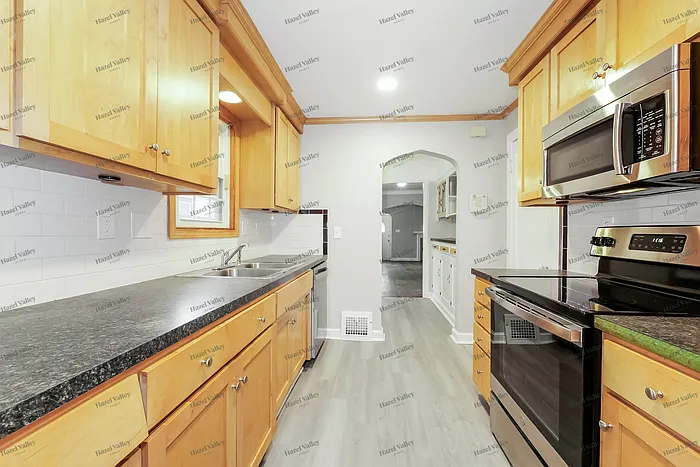 6422 Rockhill Rd — Photo 8