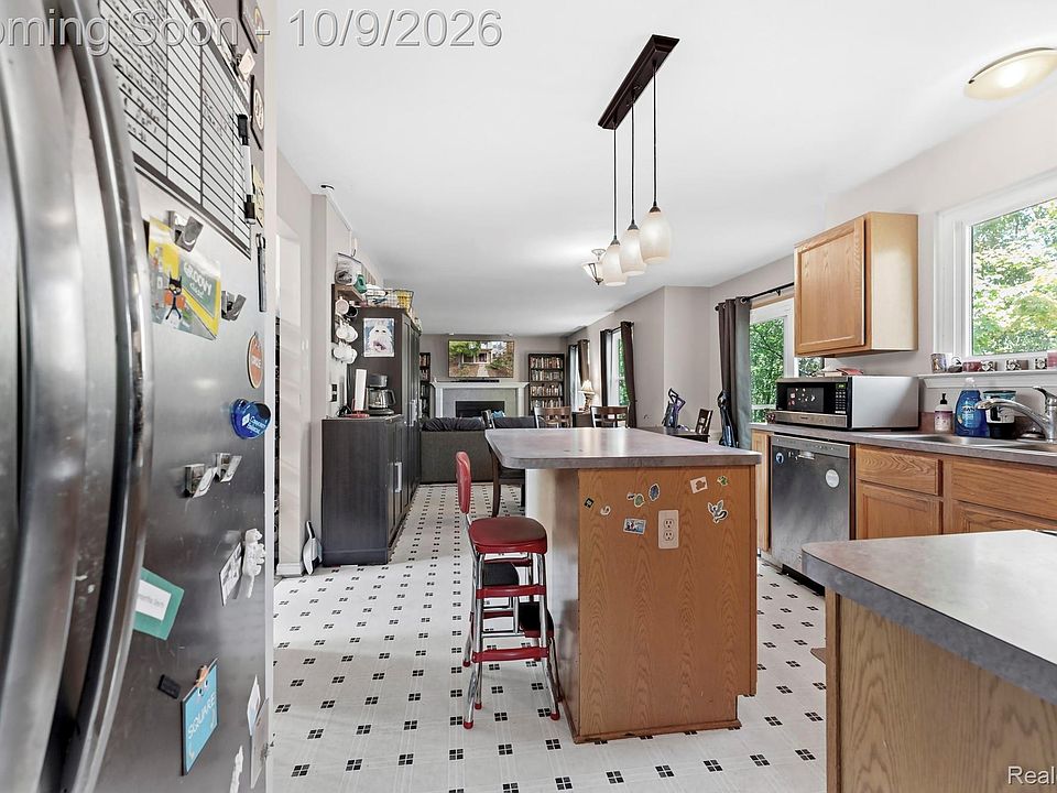 1761 Spruce Dr, photo 9