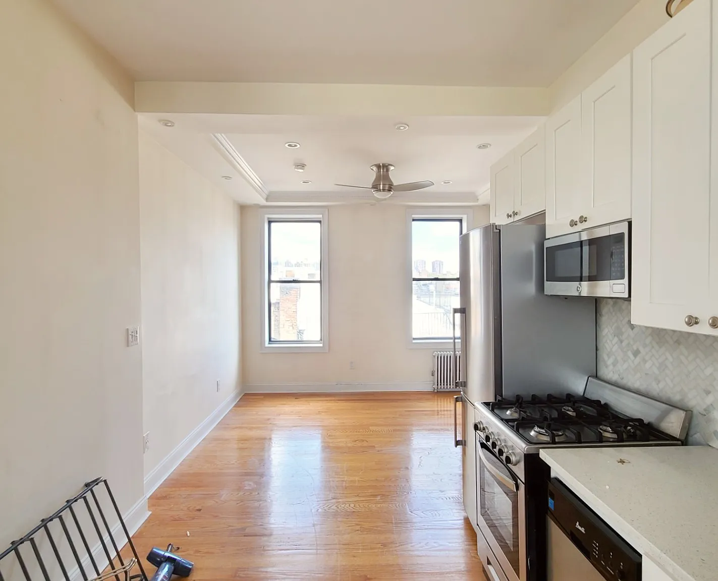 409 East Sixth Street — Photo 2