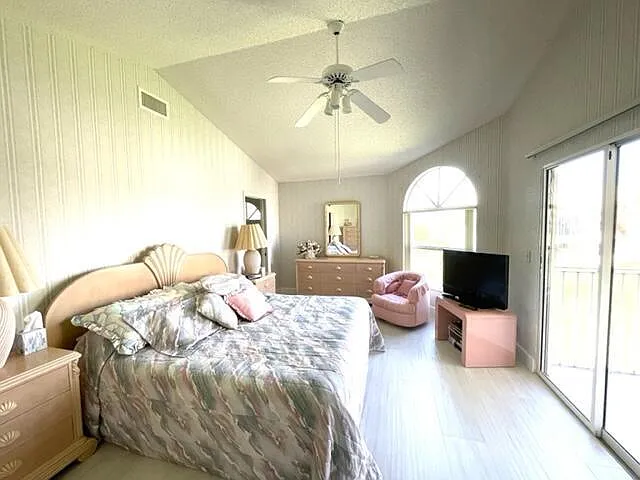 3008 Fairway Dr N — Photo 7