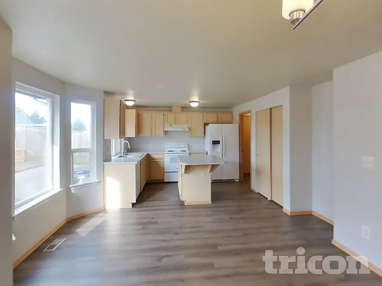 6031 Thornbury Pl SE — Photo 5